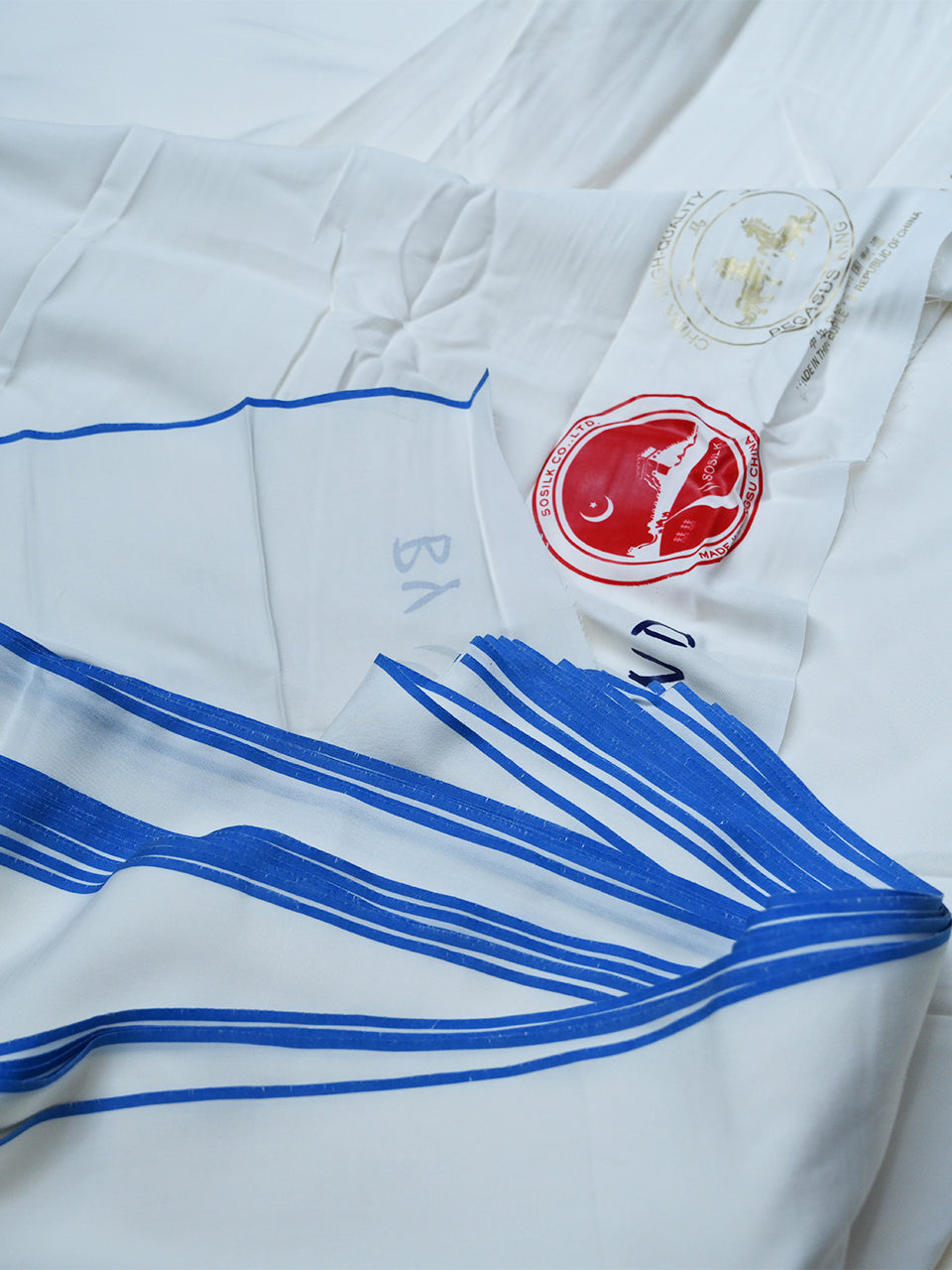 Double Horse Booski Apple  | P8&6 | BY SO SILK BRAND| Blue Border